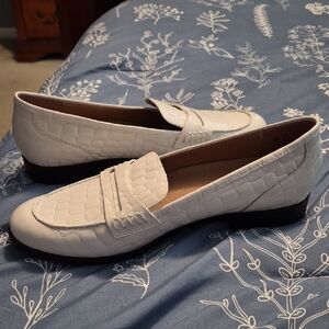 Naturalizer Ivory Croc-Embossed Penny Loafers